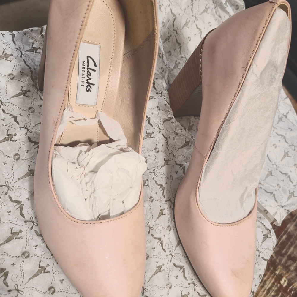Clarks Crumble Cream Pumps